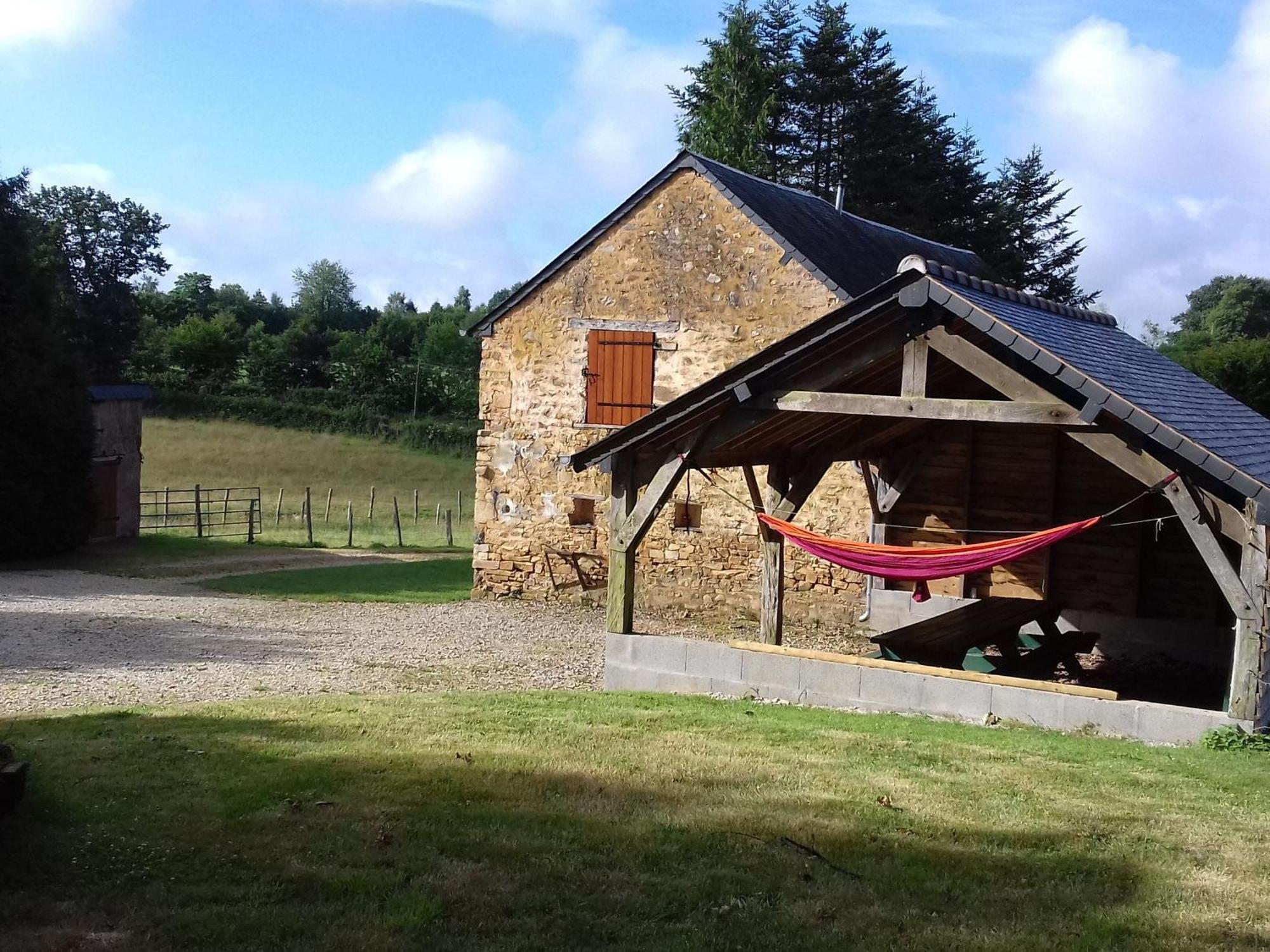 Gite De Charme Renove Avec Cheminee, Terrasse Et Proche Randonnees - Capacite 13 Pers. - Fr-1-410-179 Saint-Léonard-des-Bois Zewnętrze zdjęcie